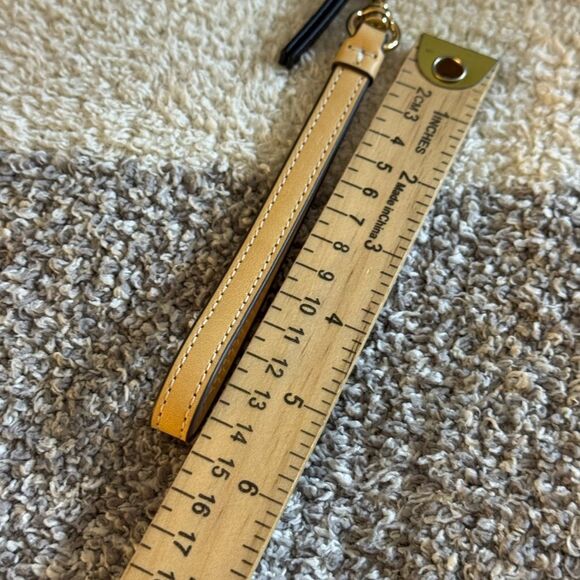 TORY BURCH Robinson Pebble Zip Continental Wallet leather Wristlet Black New - Picture 4 of 15